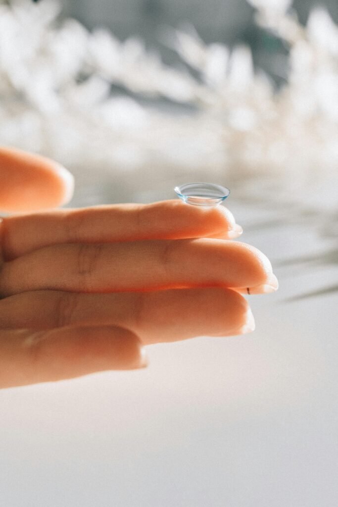 Contact lenses for dry eyes